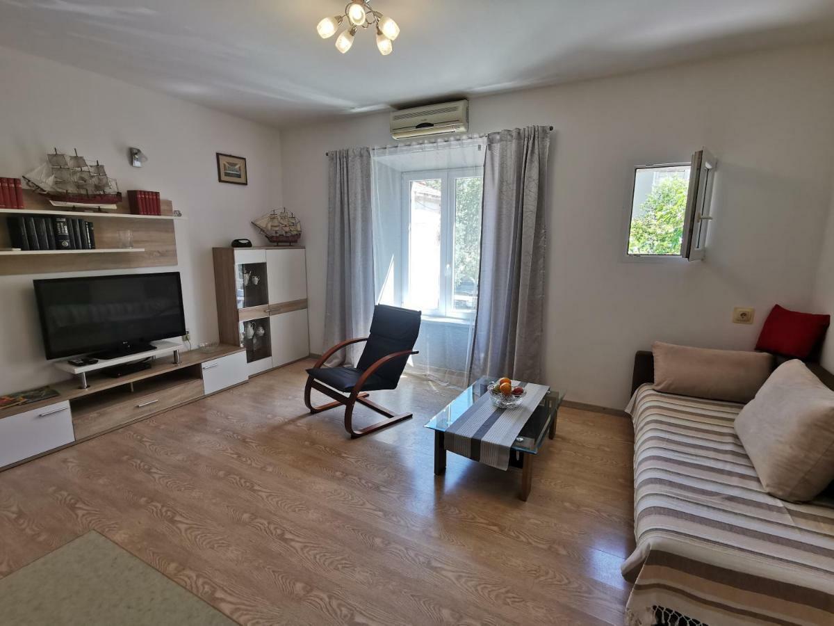 Big And Spacious Apartment In The Heart Of Omiš Extérieur photo