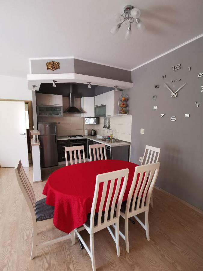 Big And Spacious Apartment In The Heart Of Omiš Extérieur photo
